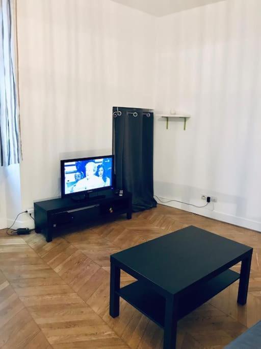 The Spot In The Center On Fontainebleau Apartment Luaran gambar