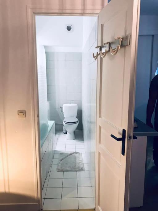 The Spot In The Center On Fontainebleau Apartment Luaran gambar