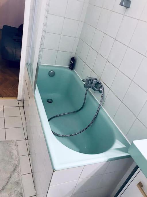 The Spot In The Center On Fontainebleau Apartment Luaran gambar